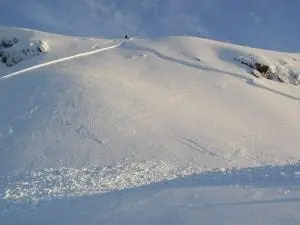 skier-triggered-slab1